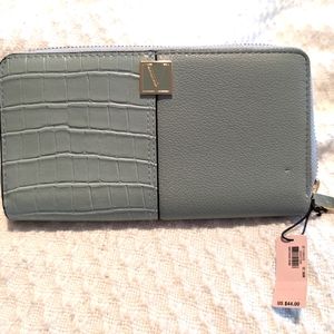 Victoria's Secret Limited Edition Zip Around Leather Wallet Green Croc